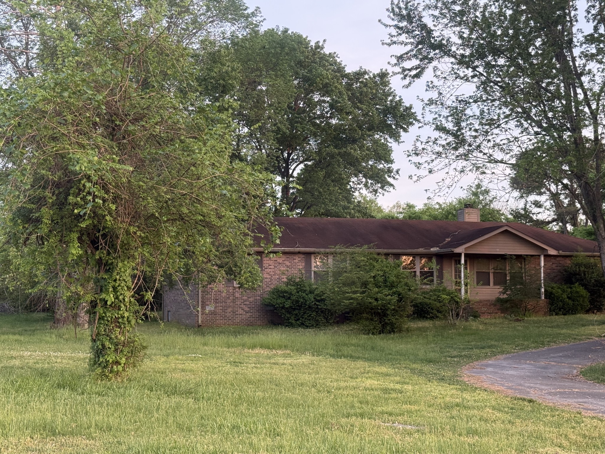 191 Cooks Rd Extension Lebanon, TN 37087 - Photo 2 of 33 a front view of a house with a yard