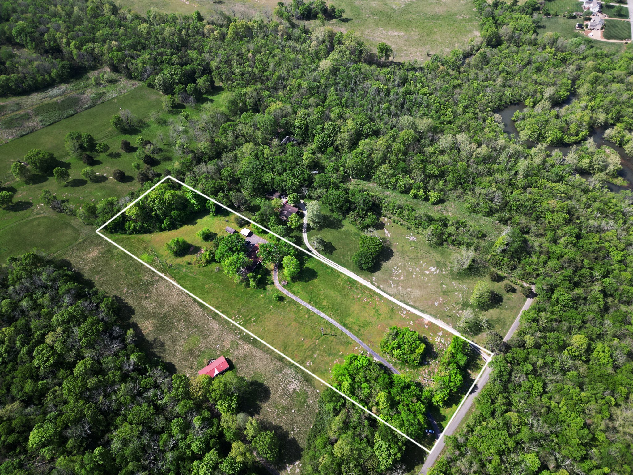 191 Cooks Rd Extension Lebanon, TN 37087 - Photo 31 of 33 an aerial view of a tennis court