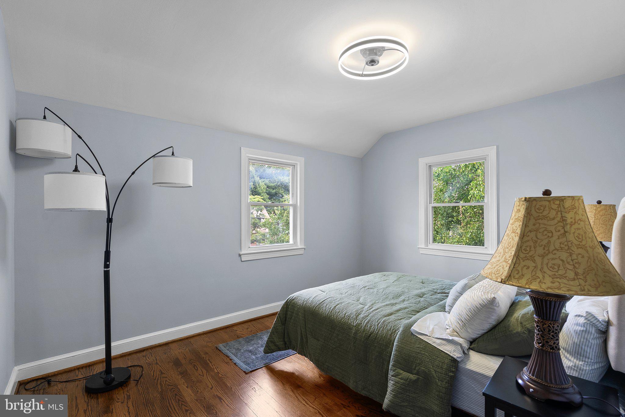 208 Granville Drive Silver Spring, MD 20901 - Photo 17 of 38 Large light filed room