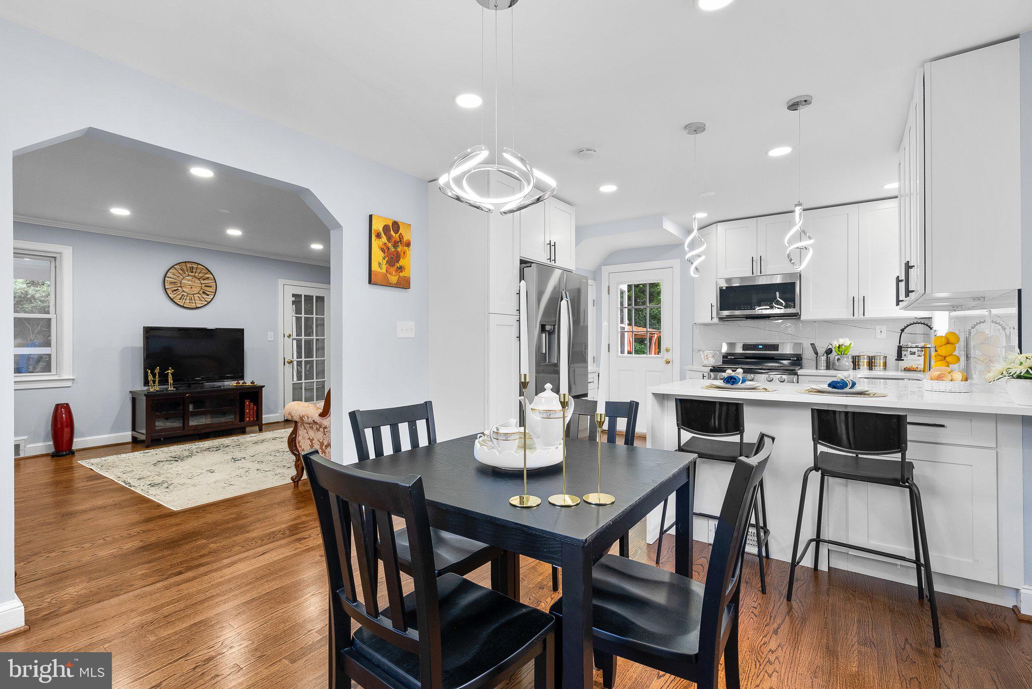208 Granville Drive Silver Spring, MD 20901 - Photo 7 of 38 Table space off living room
