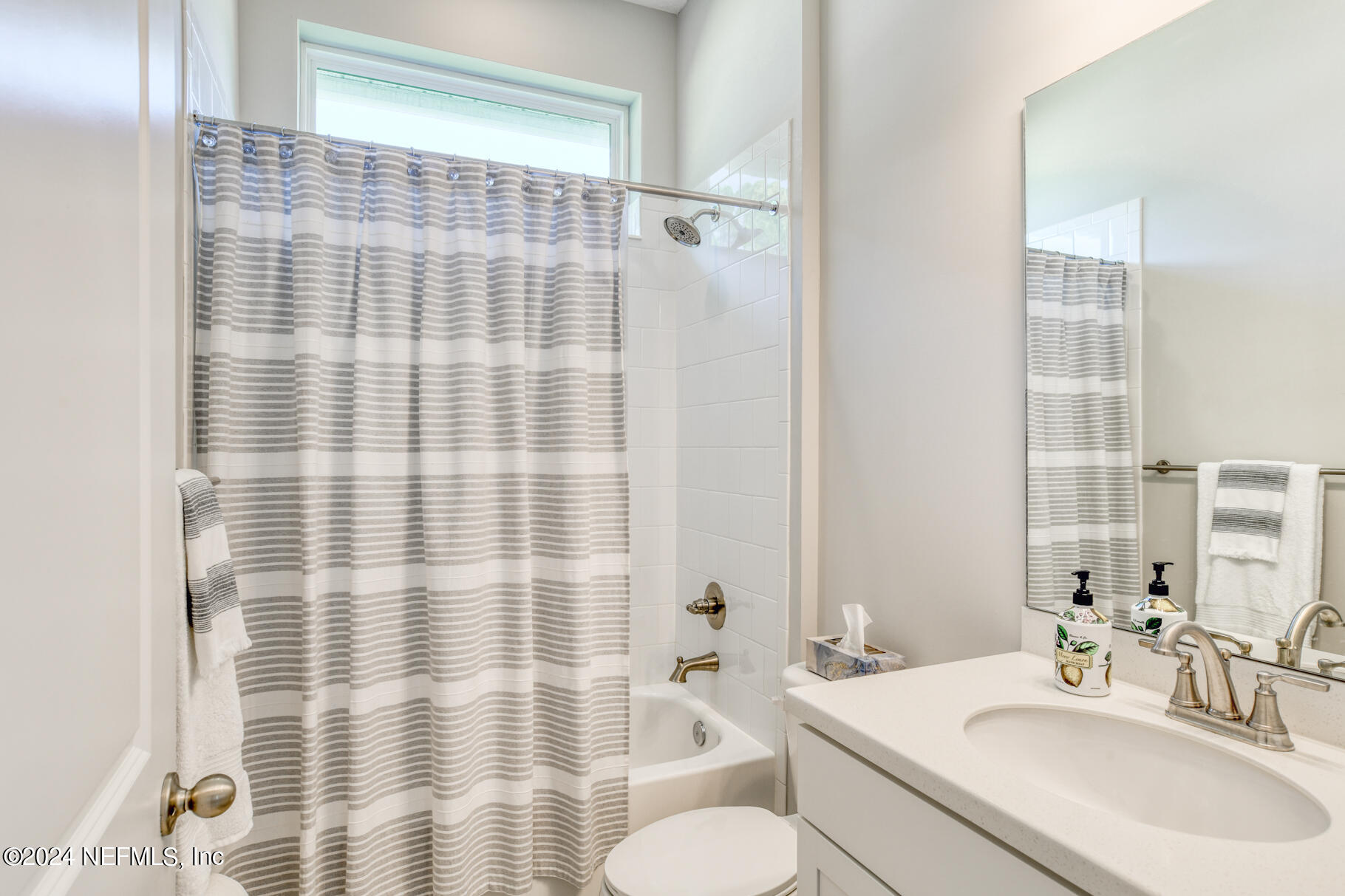 405 Pintoresco Drive St. Augustine, FL 32095 - Photo 40 of 51 a bathroom with a sink toilet and shower