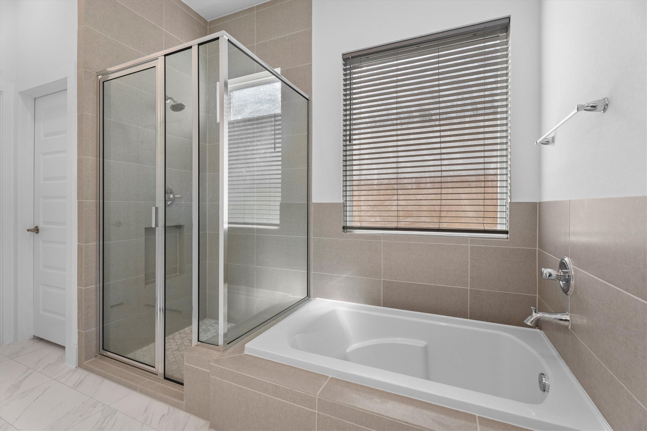 5030 Vly Wind Court Spring, TX 77386 - Photo 18 of 36 Tub/Shower combination