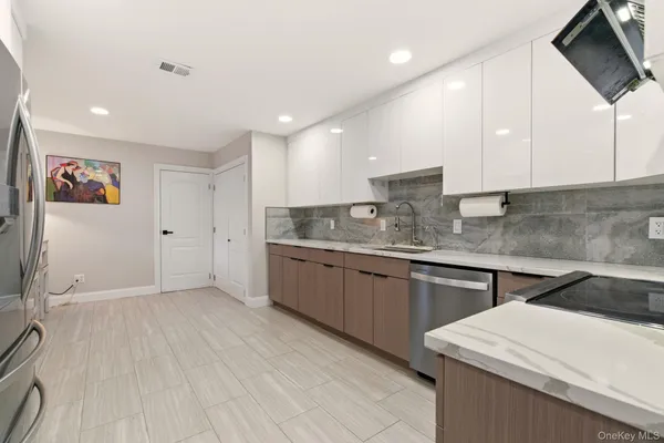 $1,328,000 | 261 Vista Drive, Jericho, NY 11753