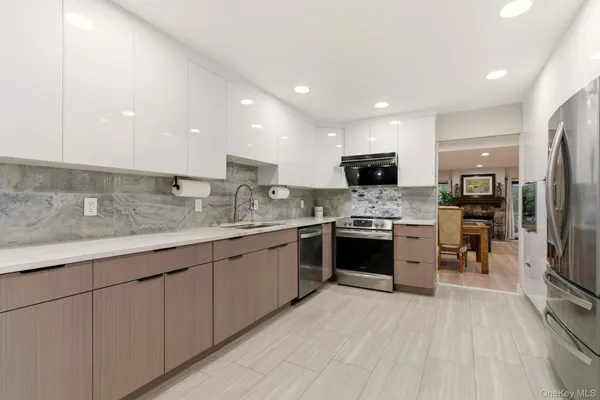 $1,328,000 | 261 Vista Drive, Jericho, NY 11753