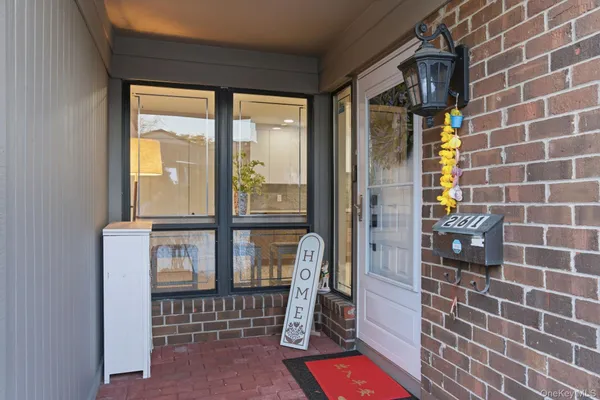 $1,328,000 | 261 Vista Drive, Jericho, NY 11753