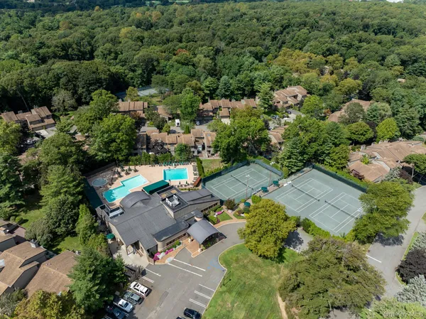 $1,328,000 | 261 Vista Drive, Jericho, NY 11753