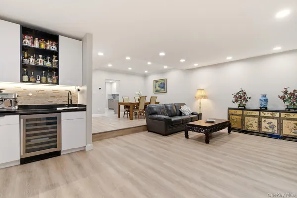 $1,328,000 | 261 Vista Drive, Jericho, NY 11753