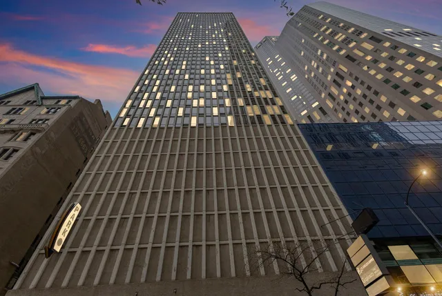 $399,500 | 100 East Walton Street, Unit 14D, Chicago, IL 60611