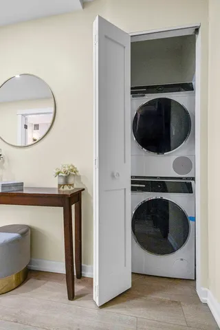 $399,500 | 100 East Walton Street, Unit 14D, Chicago, IL 60611