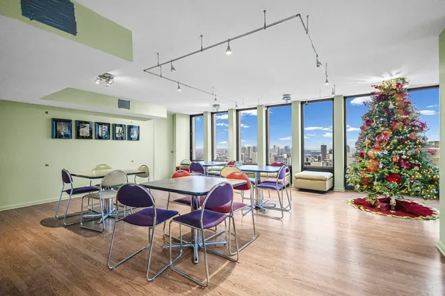 $399,500 | 100 East Walton Street, Unit 14D, Chicago, IL 60611