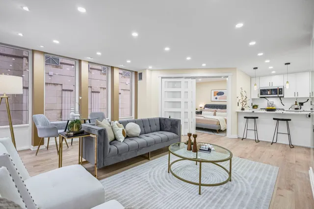 $399,500 | 100 East Walton Street, Unit 14D, Chicago, IL 60611