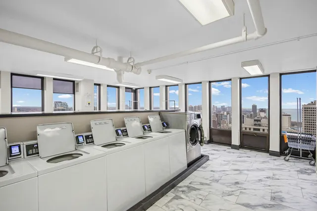 $399,500 | 100 East Walton Street, Unit 14D, Chicago, IL 60611