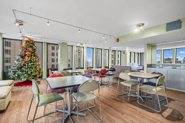 $399,500 | 100 East Walton Street, Unit 14D, Chicago, IL 60611