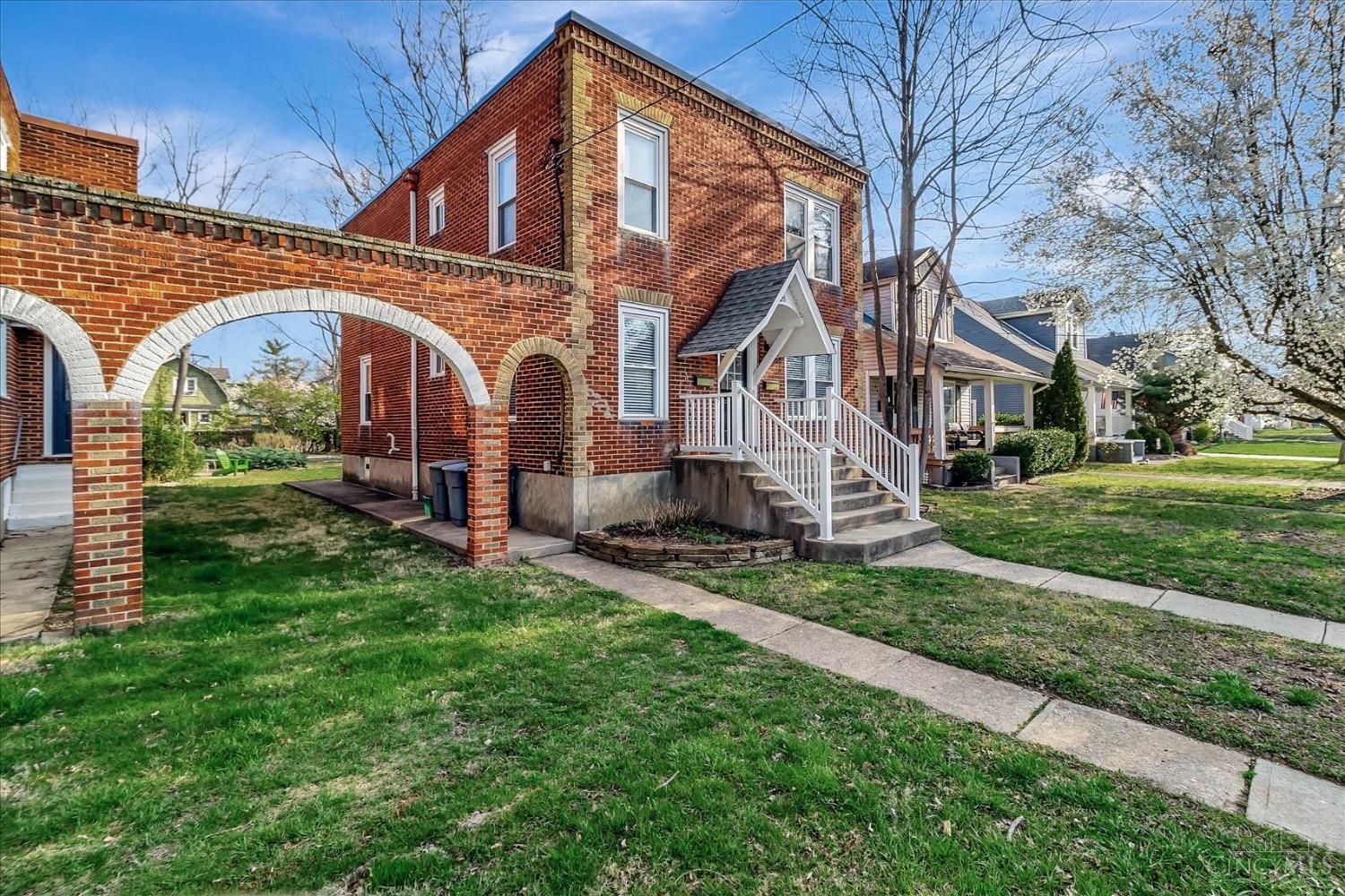 6628 Murray Road Cincinnati, OH 45227 - Photo 2 of 26 Gallery Image 2
