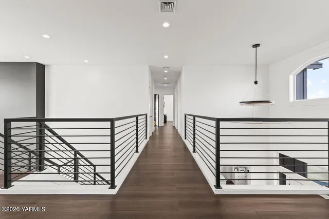 a view of a entryway of the building