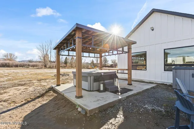 $1,700,000 | 160 Serenity Lane, Yakima, WA 98901