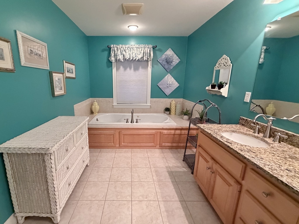 45 Meetinghouse Road, Unit 45 Norfolk, MA 02056 - Photo 14 of 17