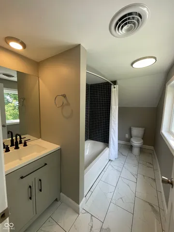 $345,000 | 5722 East Township Line Road, West College Corner, IN 47003