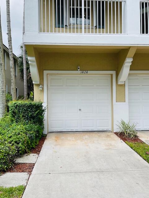 1424 West Wickham Circle, Unit A Delray Beach, FL 33445 - Photo 19 of 22 garage