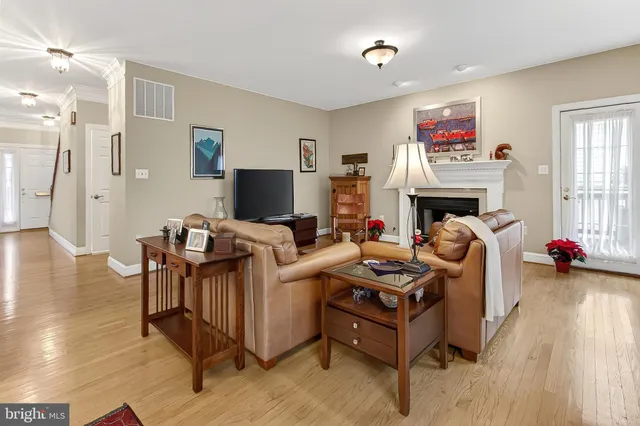 $1,284,818 | 4818 9th Street South, Arlington, VA 22204