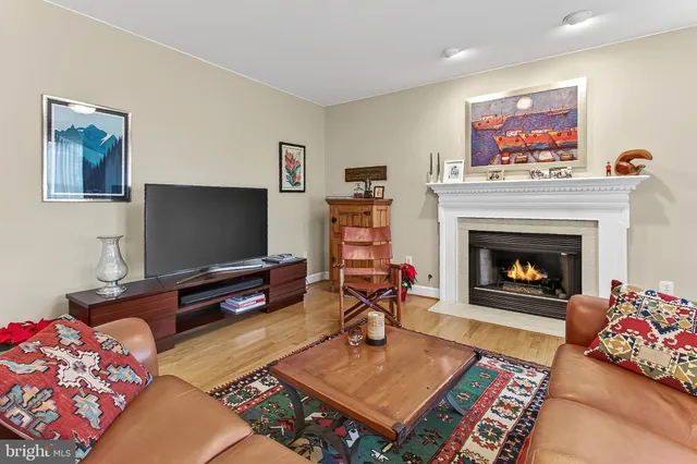 $1,284,818 | 4818 9th Street South, Arlington, VA 22204