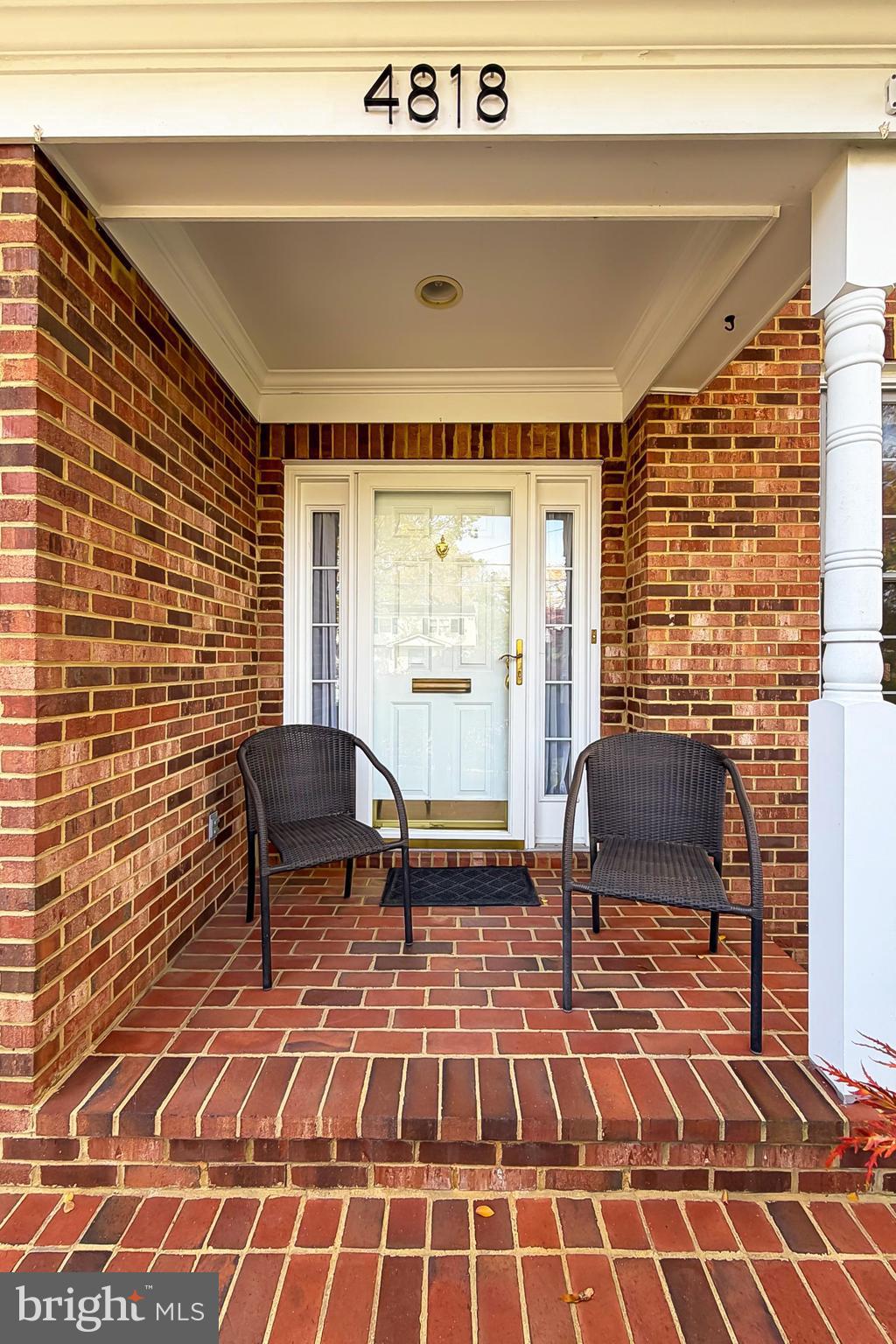 4818 9th Street South Arlington, VA 22204 - Photo 5 of 57