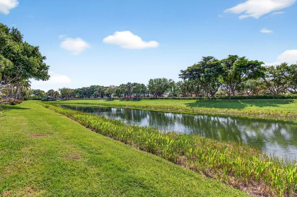 $800,000 | 6850 Fiji Circle, Boynton Beach, FL 33437