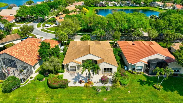 $800,000 | 6850 Fiji Circle, Boynton Beach, FL 33437