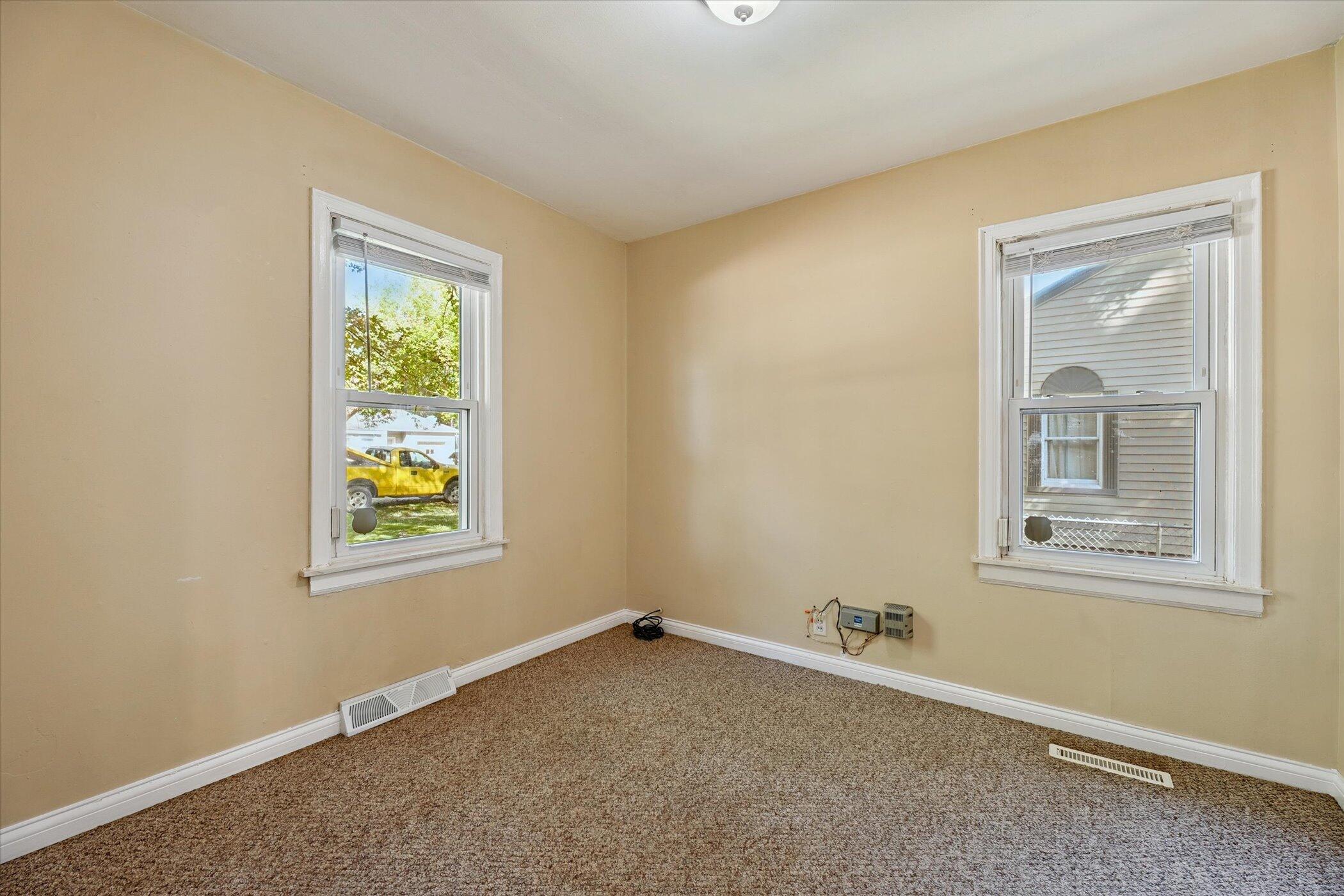 1028 Carleton Road Milan, MI 48160 - Photo 23 of 40 31-31-1028-Carlton-Dr-Milan-MI-48160-Win