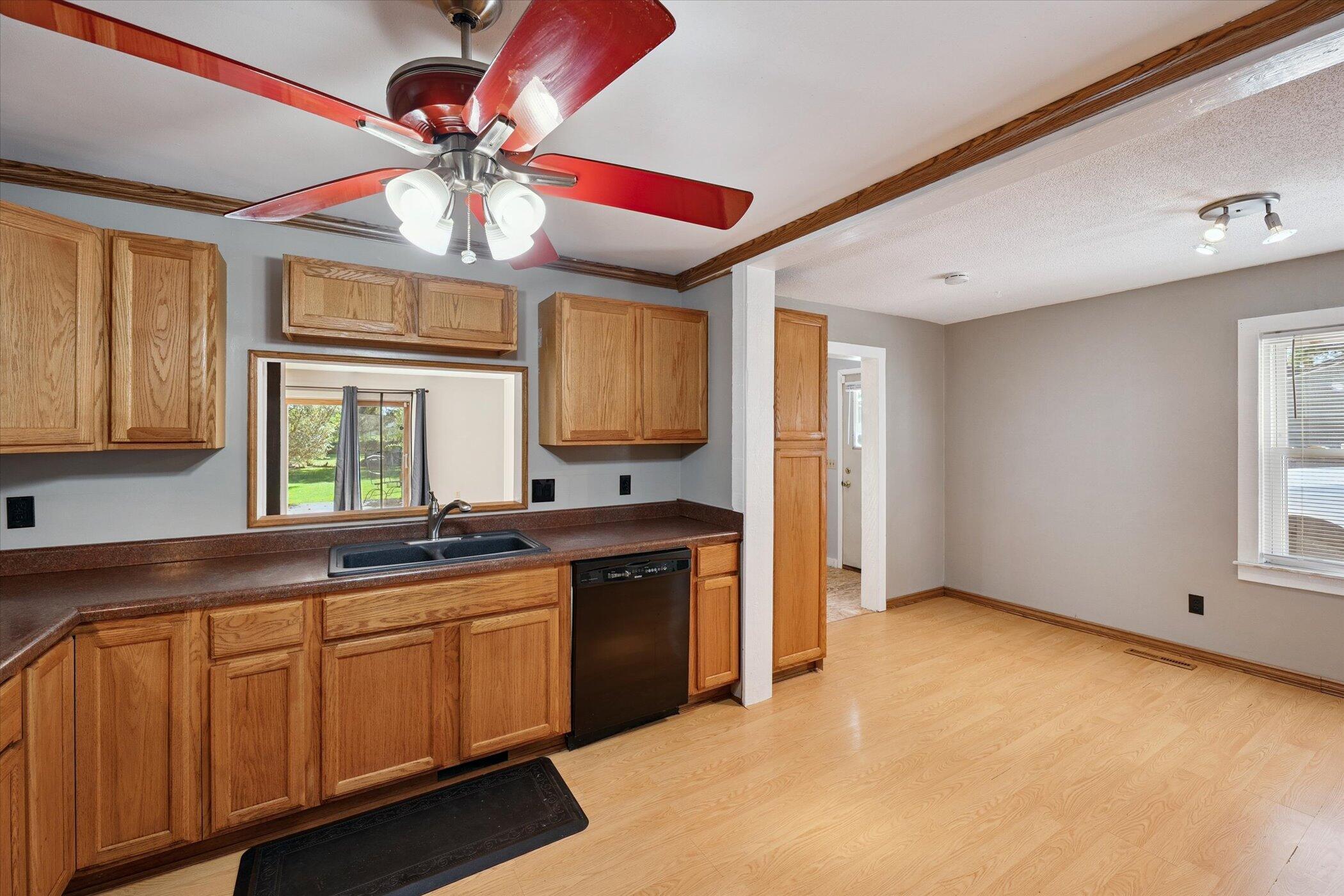 1028 Carleton Road Milan, MI 48160 - Photo 6 of 40 13-13-1028-Carlton-Dr-Milan-MI-48160-Win