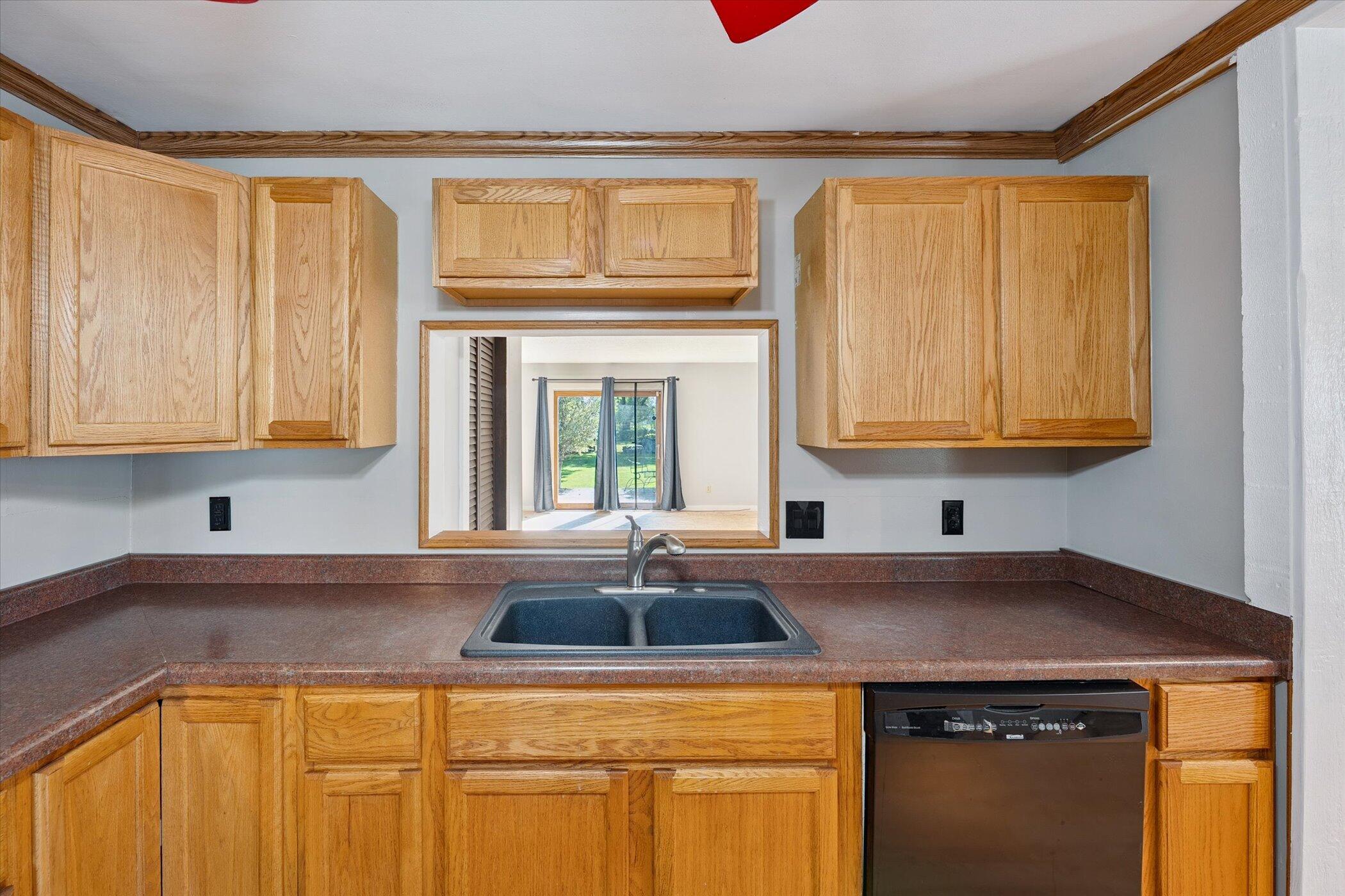 1028 Carleton Road Milan, MI 48160 - Photo 7 of 40 12-12-1028-Carlton-Dr-Milan-MI-48160-Win