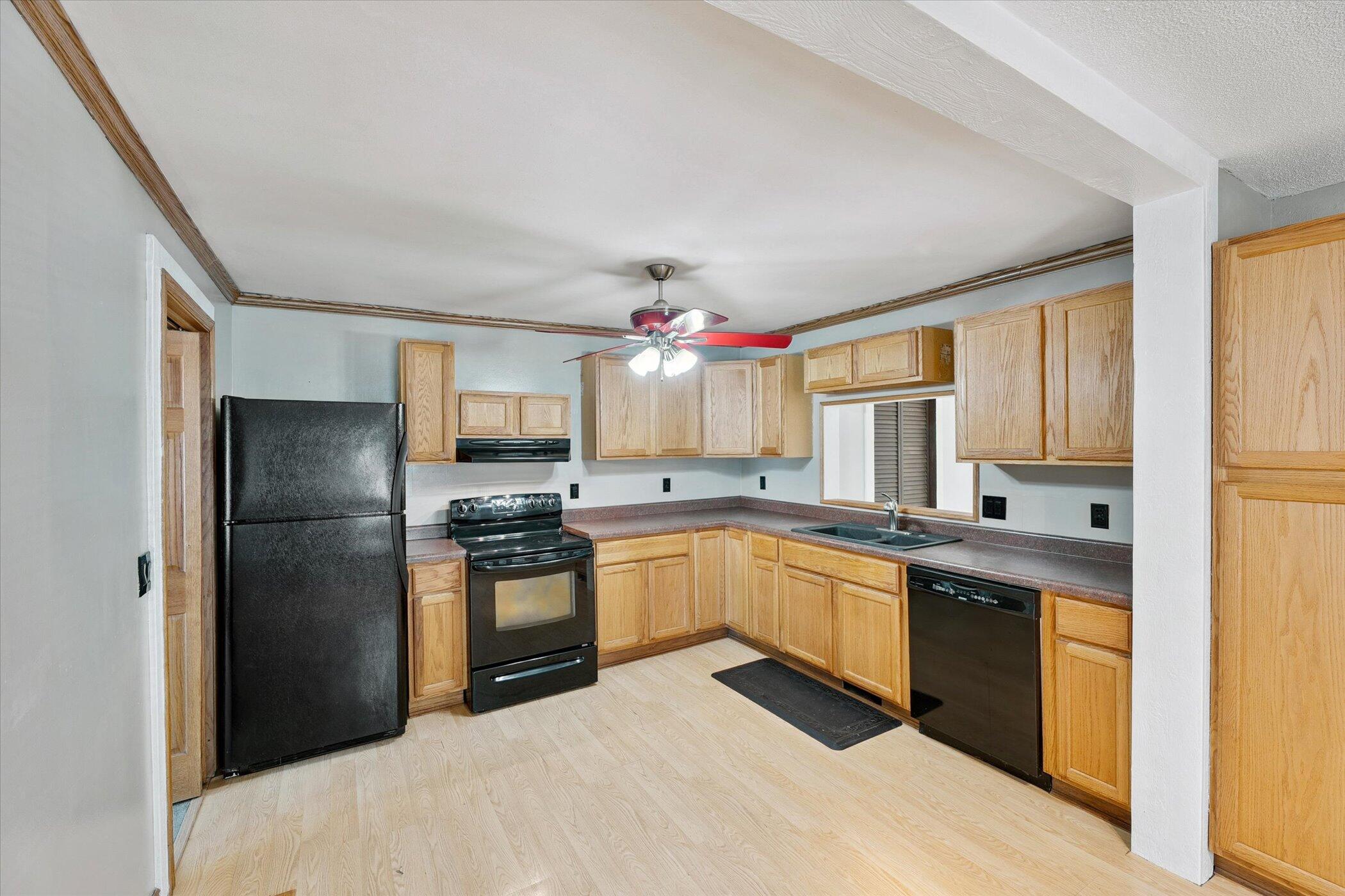 1028 Carleton Road Milan, MI 48160 - Photo 8 of 40 11-11-1028-Carlton-Dr-Milan-MI-48160-Win