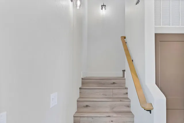 a view of entryway and hall