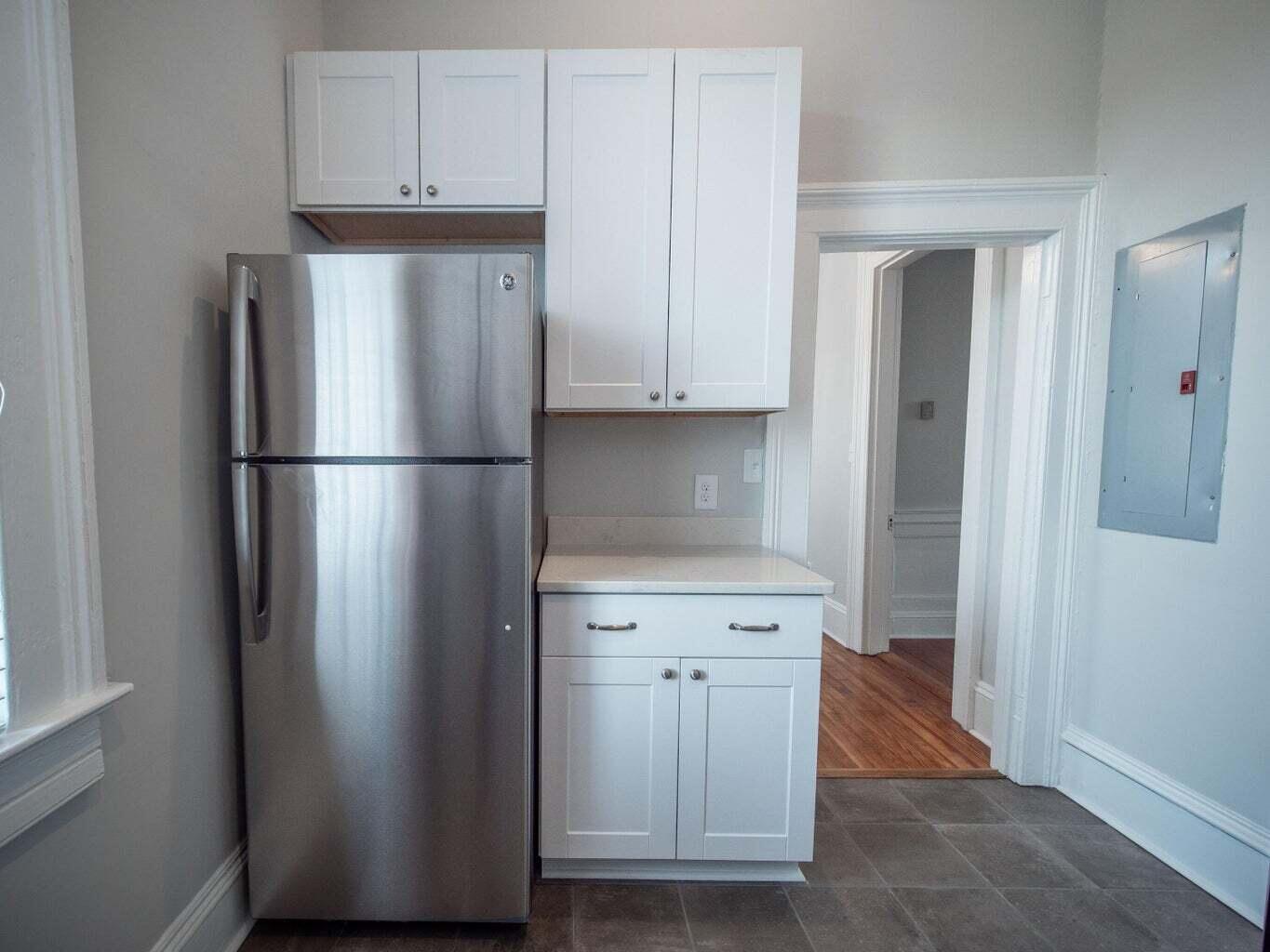 112 Rutledge Avenue, Unit D Charleston, SC 29401 - Photo 9 of 16 Apartment D- kitchen view 2