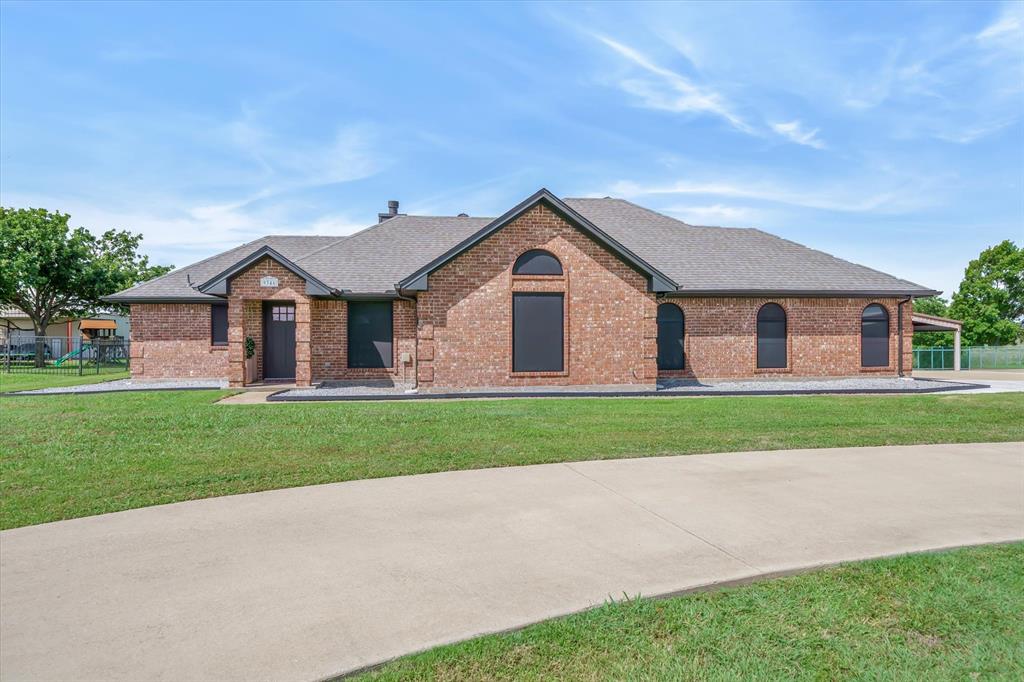 9346 Homestead Lane Forney, TX 75126 - Photo 2 of 39 Plenty of parking with a circle drive and extended driveway