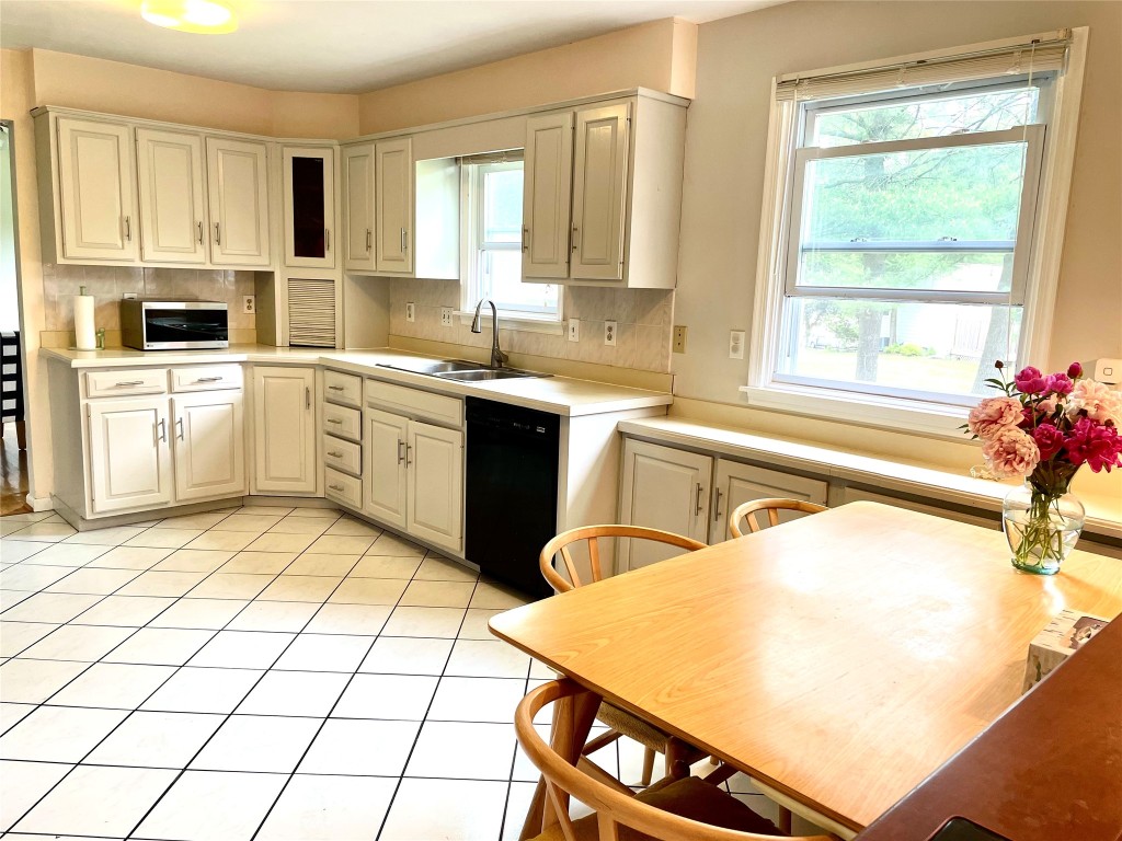 505 African Road Vestal, NY 13850 - Photo 7 of 23 Gallery Image 7