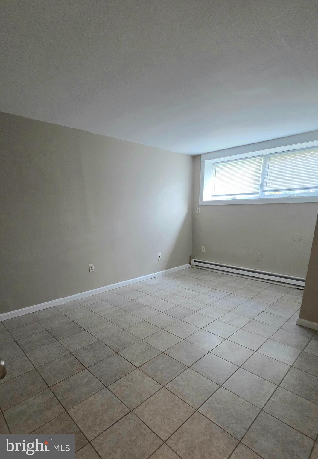 4400 4th Street Baltimore, MD 21225 - Photo 12 of 25 a view of room and window