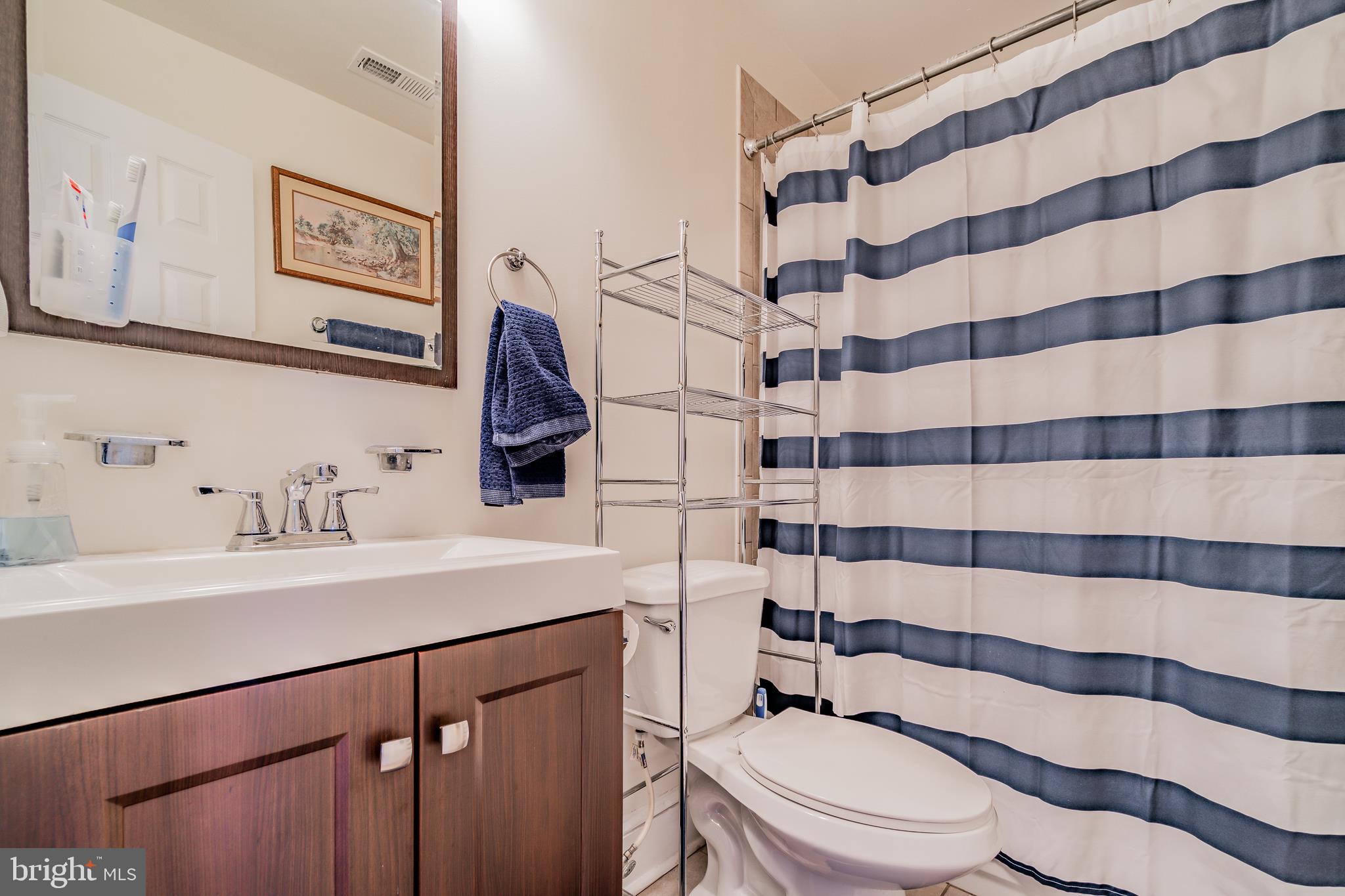 1133 D Street Northeast Washington, DC 20002 - Photo 3 of 17 (1rst) One bedroom