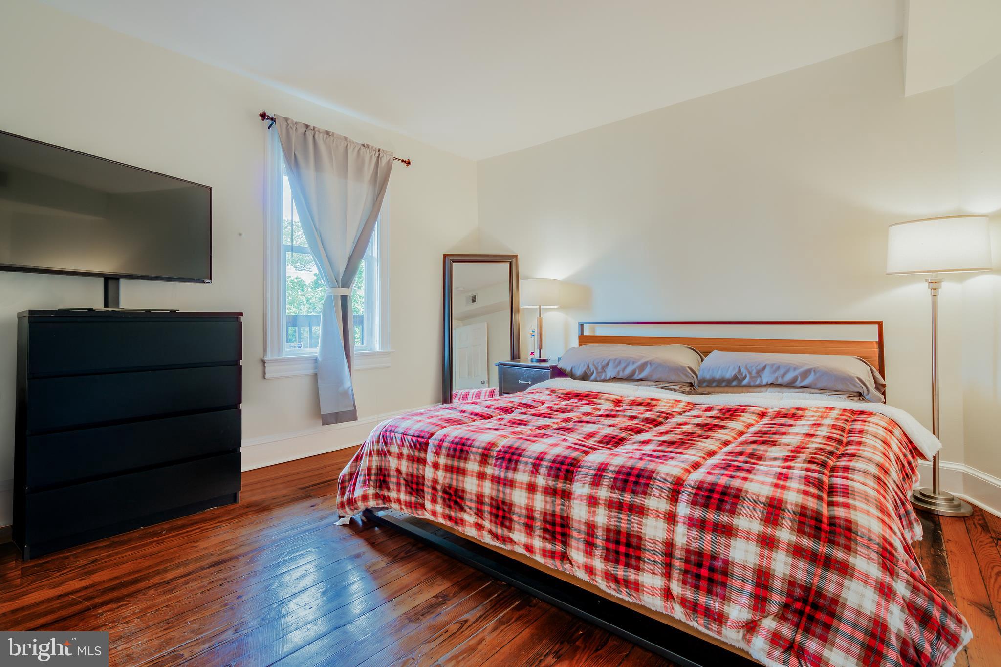 1133 D Street Northeast Washington, DC 20002 - Photo 9 of 17 (2nd) One Bedroom