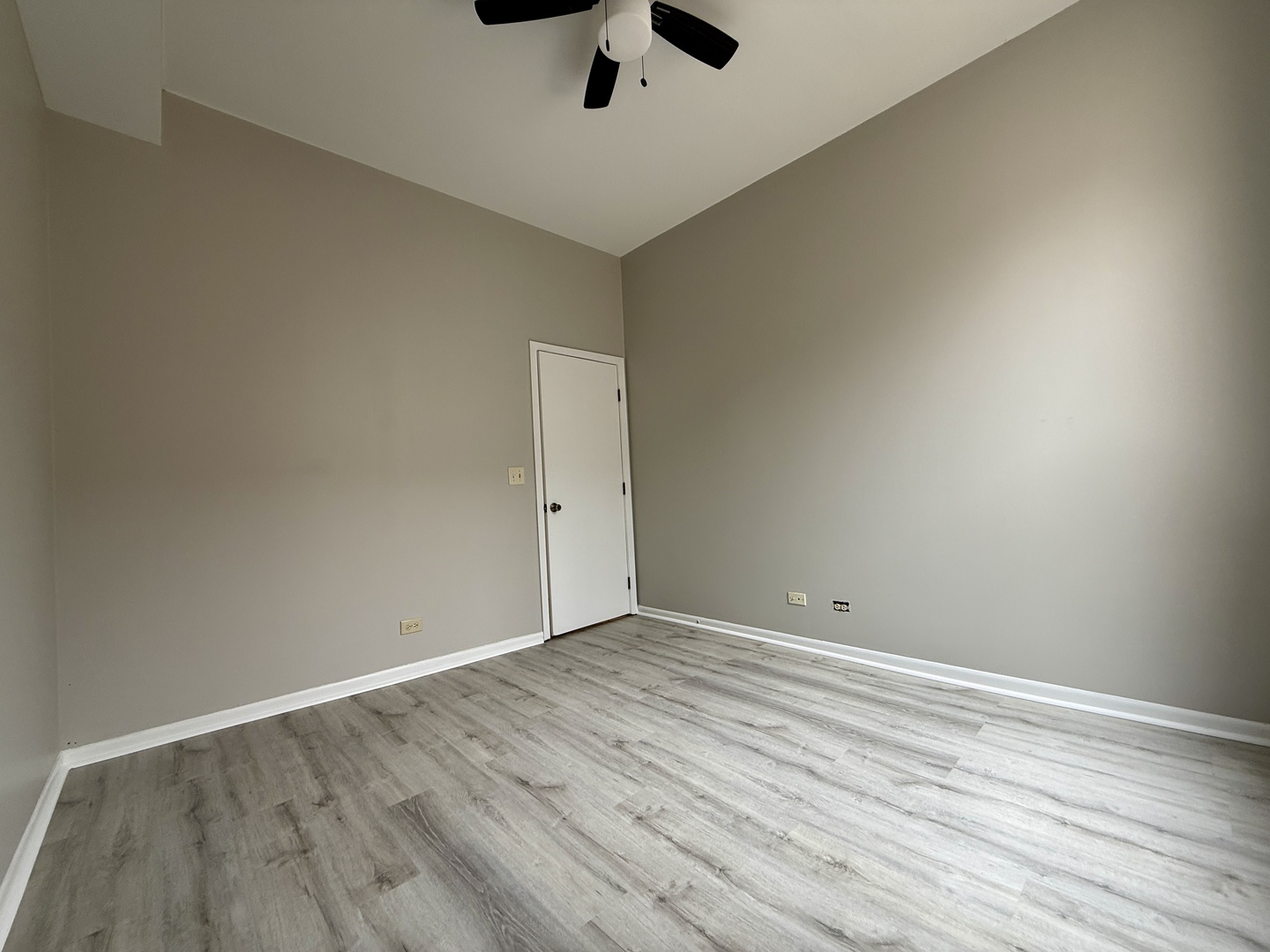 556 West 37th Street, Unit 3F Chicago, IL 60609 - Photo 10 of 12 wooden floor in an empty room