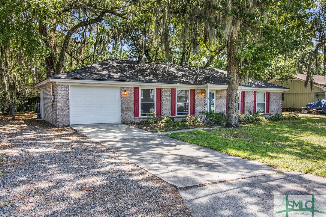 1128 Cobb Road Savannah, GA 31410 - Photo 6 of 45 Gallery Image 6