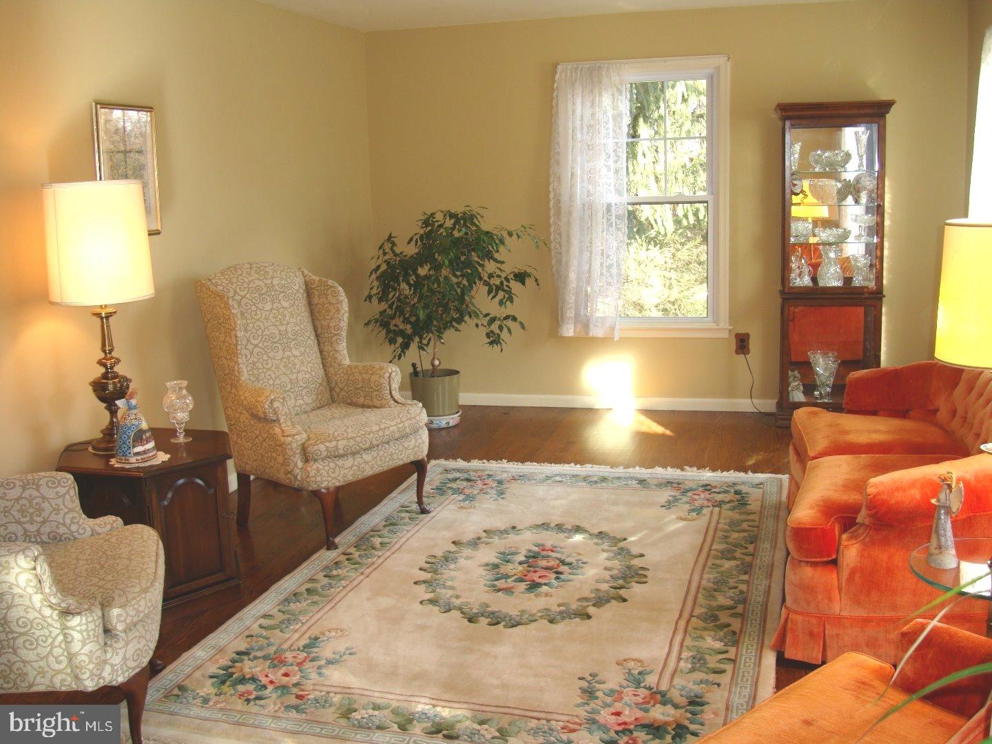 716 Locust Grove Road West Chester, PA 19382 - Photo 5 of 22 Living Room