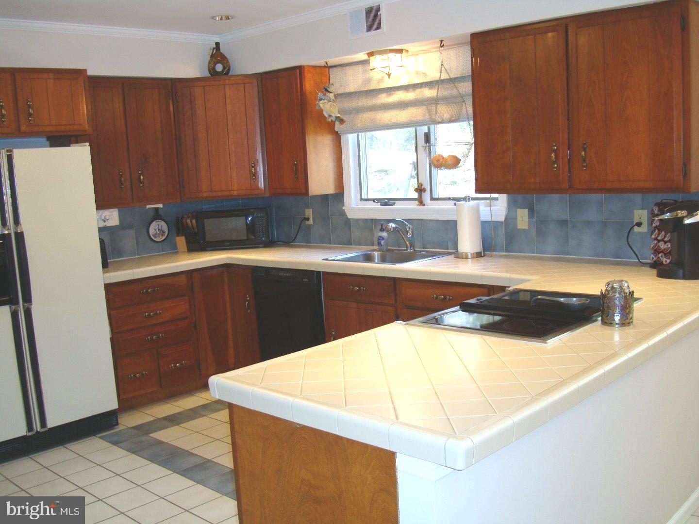 716 Locust Grove Road West Chester, PA 19382 - Photo 8 of 22 Kitchen