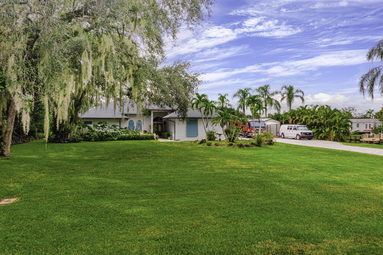 7889 Southeast River Lane Stuart, FL 34997 - Photo 2 of 32 7889 se river ln mls-001