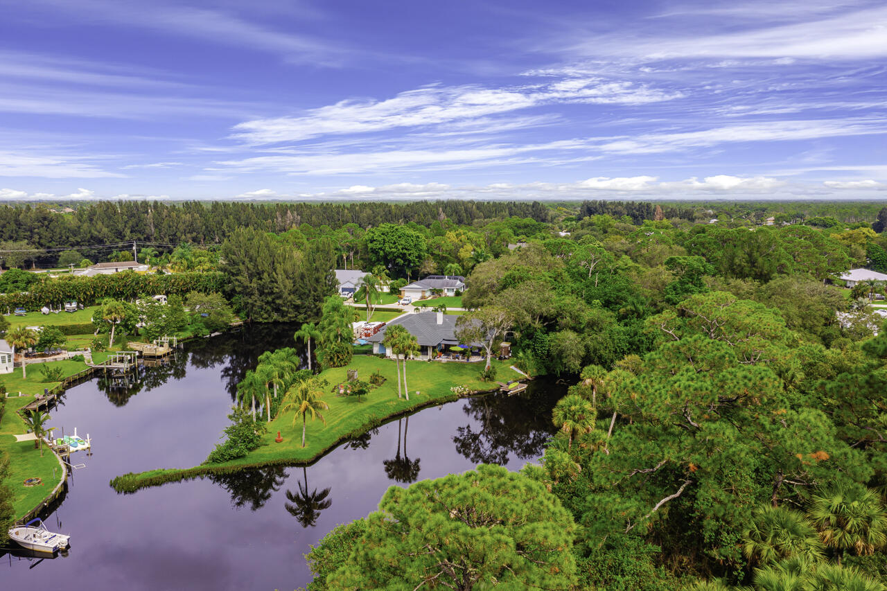 7889 Southeast River Lane Stuart, FL 34997 - Photo 5 of 32 7889 se river ln mls-006
