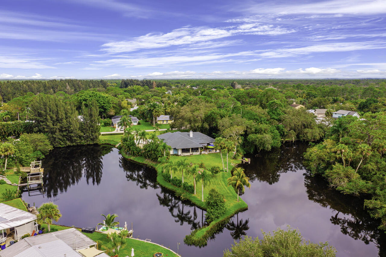 7889 Southeast River Lane Stuart, FL 34997 - Photo 6 of 32 7889 se river ln mls-007