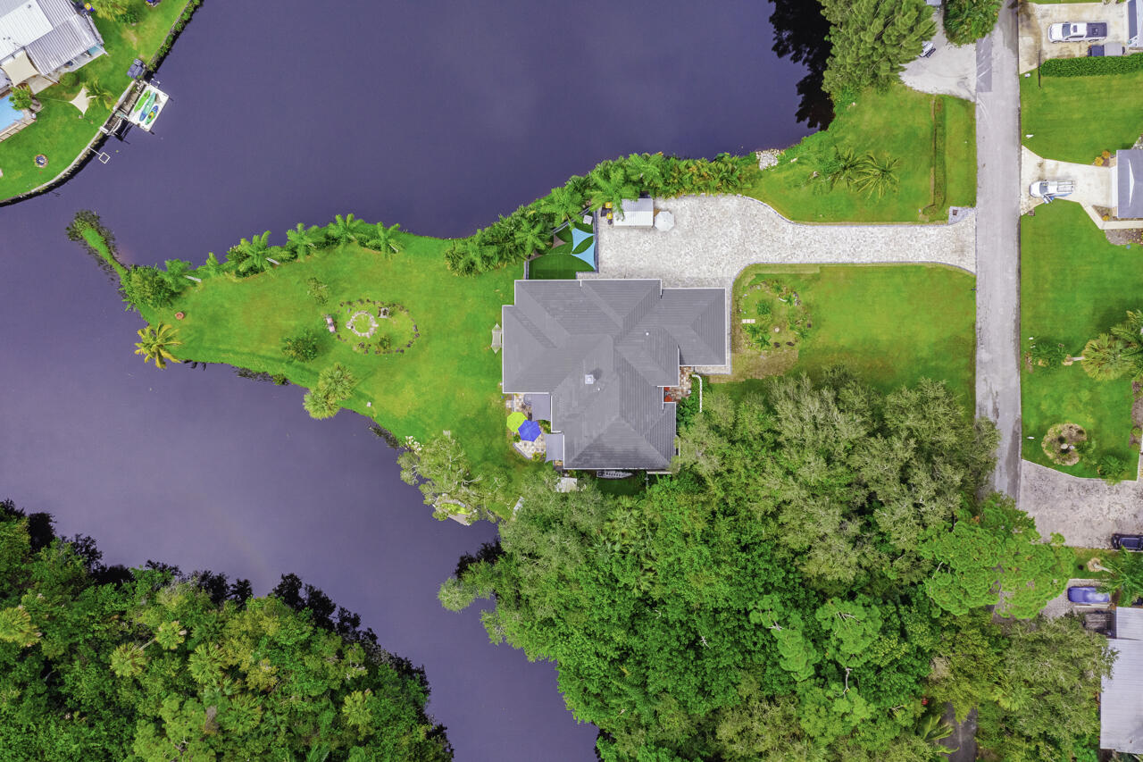 7889 Southeast River Lane Stuart, FL 34997 - Photo 7 of 32 7889 se river ln mls-008