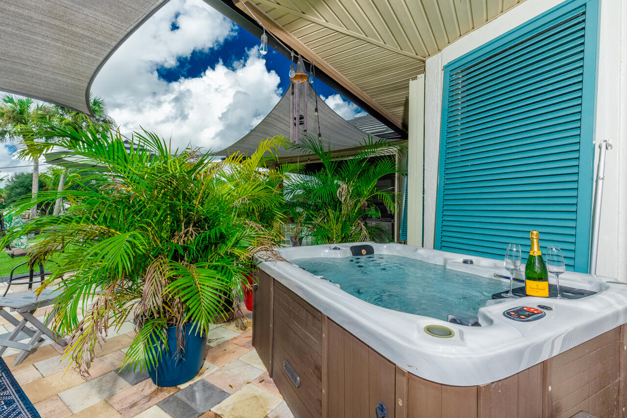 7889 Southeast River Lane Stuart, FL 34997 - Photo 10 of 32 7889 SE River Ln MLS-025