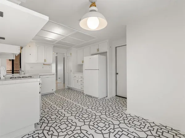 $5,650 | 6923 Whitecap Drive, Carlsbad, CA 92011