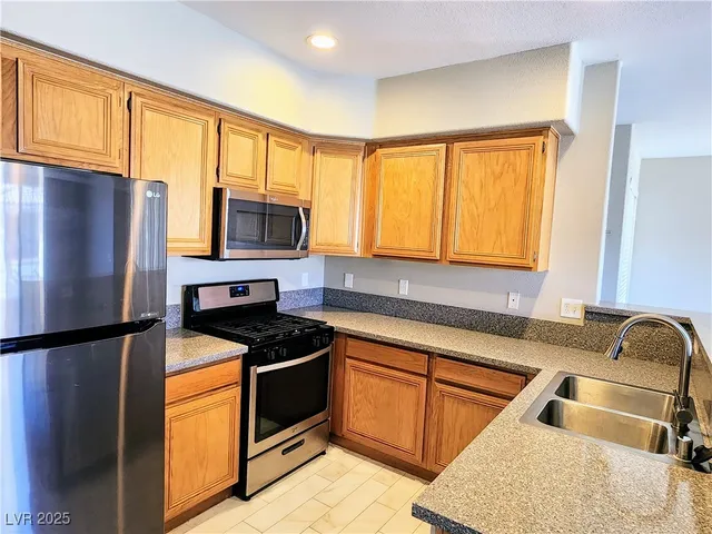 $1,600 | 7135 South Durango Drive, Unit 314, Las Vegas, NV 89113